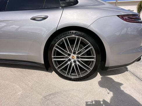 Used 2017 Porsche Panamera 4S AWD/4WD image 18