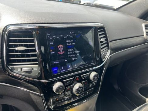 Used 2019 Jeep Grand Cherokee Limited AWD/4WD image 13