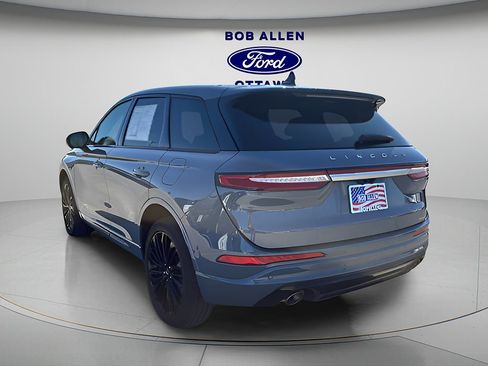Used 2025 Lincoln Corsair Reserve w/ Jet Appearance Package AWD/4WD image 3