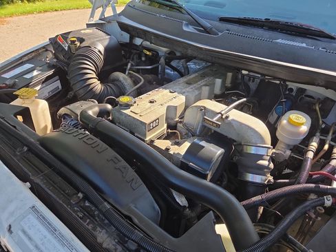 Used 1998 Dodge Ram 2500 Truck 2WD Quad Cab image 18