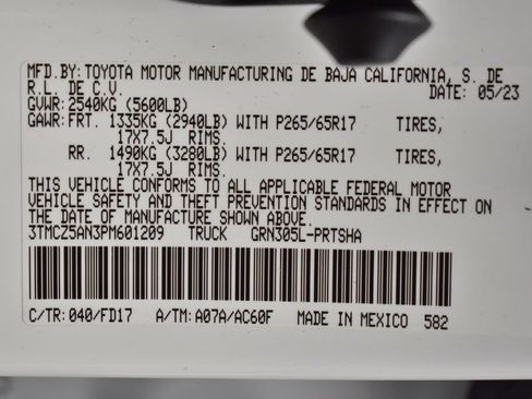 Used 2023 Toyota Tacoma TRD Sport AWD/4WD image 40