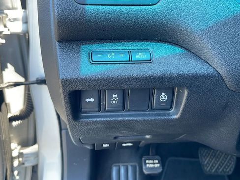 Used 2016 Nissan Altima 2.5 SL FWD image 17