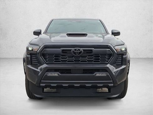 Used 2025 Toyota Tacoma TRD Sport AWD/4WD image 2