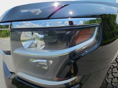 Used 2017 Chevrolet Suburban LS RWD image 32