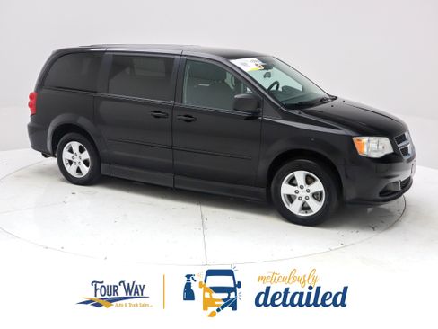 Used 2013 Dodge Grand Caravan SE FWD image 2