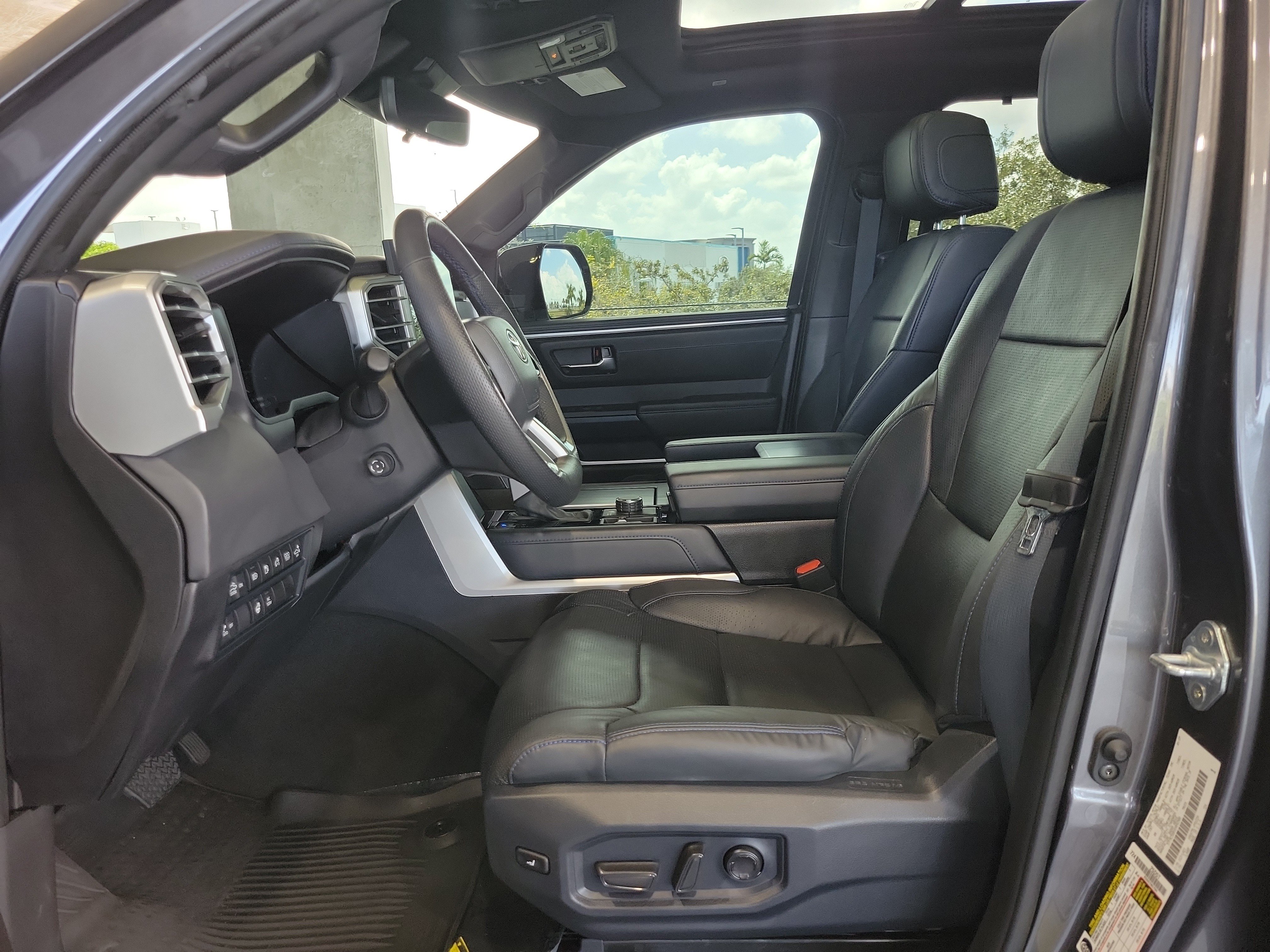 Used 2025 Toyota Tundra Platinum AWD/4WD image 18