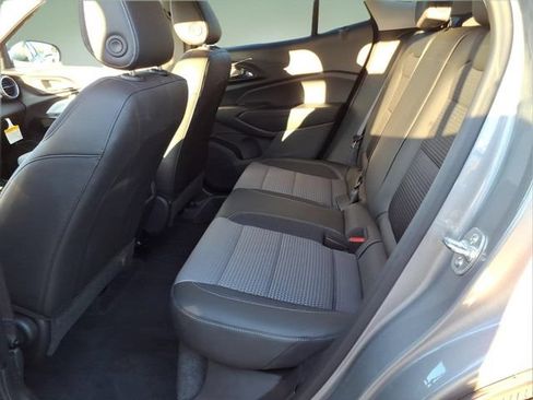 Used 2025 Chevrolet Trax LT w/ Driver Confidence Package FWD image 12