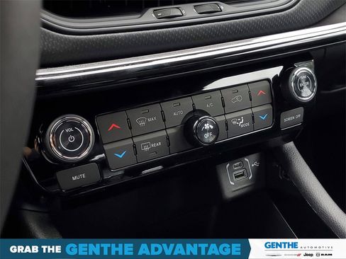 New 2026 Jeep Compass Limited image 18