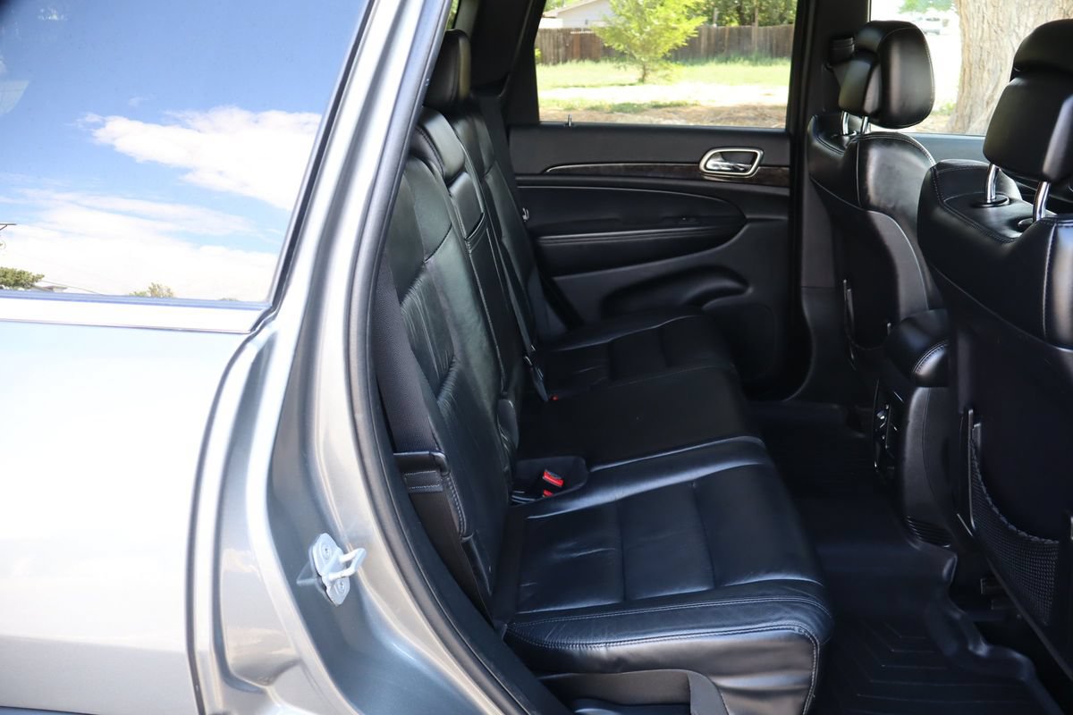 Used 2012 Jeep Grand Cherokee Laredo AWD/4WD image 21