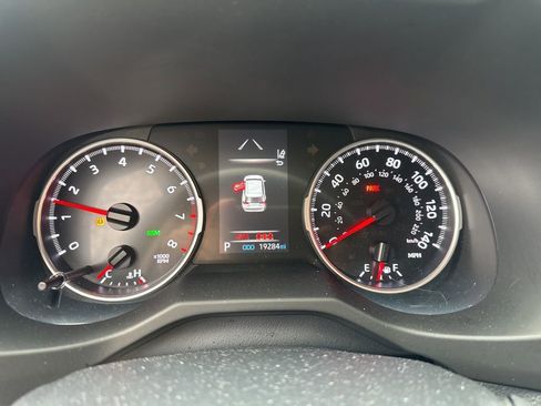 Used 2019 Toyota RAV4 XLE Premium image 3