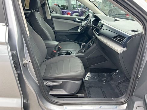 Used 2024 Volkswagen Taos SE image 21