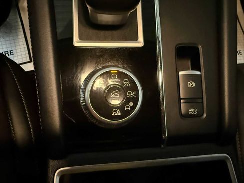 Used 2023 Mitsubishi Outlander SE image 34