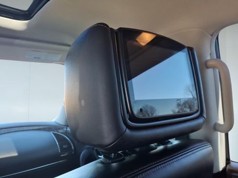 Used 2023 Nissan Armada Platinum w/ Captain's Chairs Package image 31