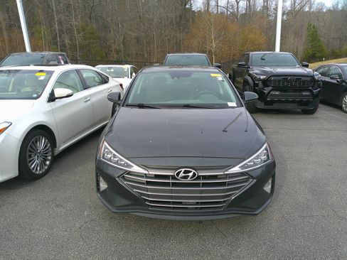 Used 2020 Hyundai Elantra Limited w/ Cargo Package (C1) image 2
