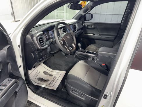 Used 2023 Toyota Tacoma TRD Off-Road w/ Technology Package image 16