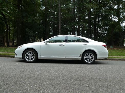 Used 2010 Lexus ES 350 Sedan image 33