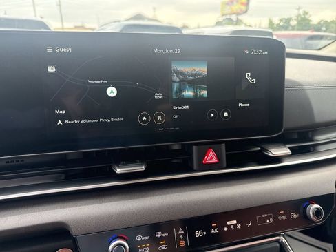 New 2026 Kia Carnival EX FWD image 13