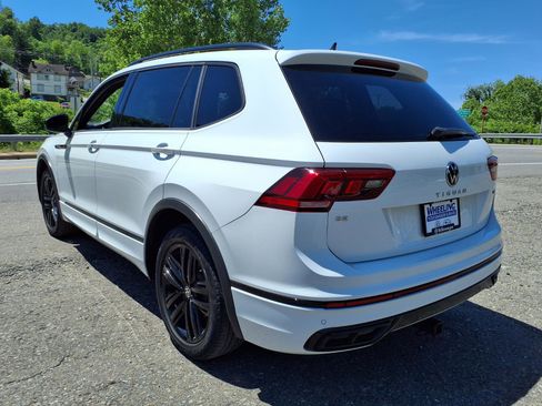 Used 2022 Volkswagen Tiguan SE R-Line AWD/4WD image 4