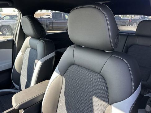 New 2025 Buick Envista Preferred image 20