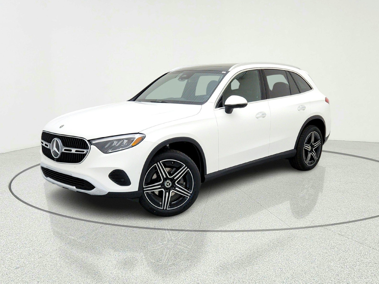 Used 2026 Mercedes-Benz GLC 300 image 1