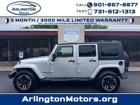 Used 2009 Jeep Wrangler Unlimited Sahara AWD/4WD image 1