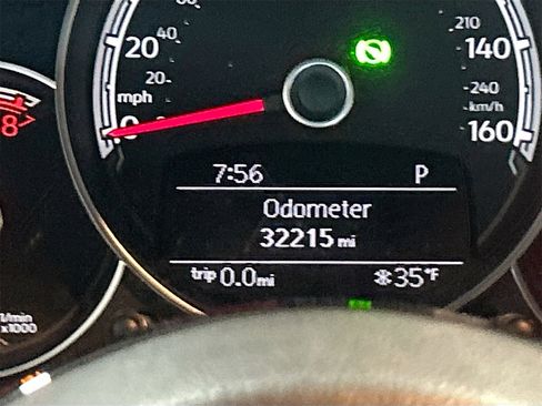 Used 2019 Volkswagen Beetle 2.0T SE image 12