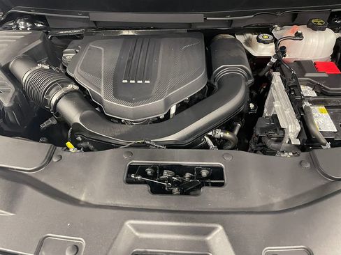 Used 2025 Chevrolet Traverse LT AWD/4WD image 41