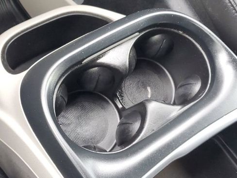 Used 2017 Chrysler Pacifica Touring-L Plus image 29