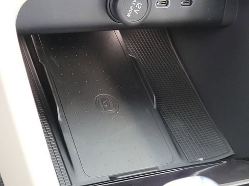 New 2026 Volvo XC40 B5 Plus w/ Protection Package Premier image 17