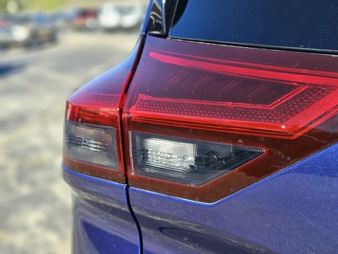 Used 2021 Nissan Rogue SV image 10