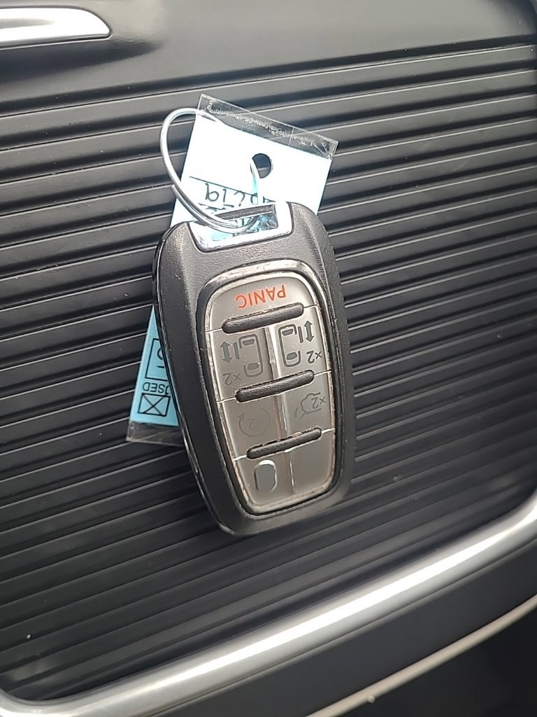Used 2024 Chrysler Pacifica Touring-L FWD image 25