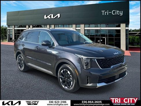 New 2025 Kia Sorento S w/ Panoramic Sunroof Package image 1