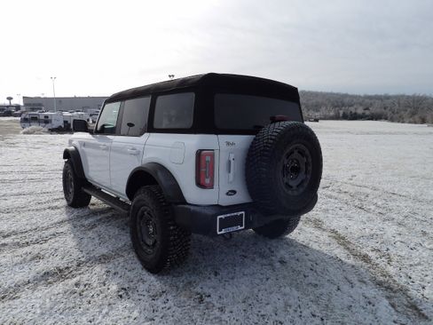 New 2024 Ford Bronco Outer Banks image 8