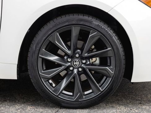 Certified 2025 Toyota Corolla SE w/ SE Premium Package image 4