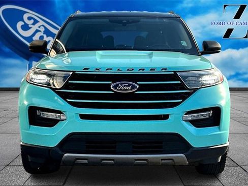 Used 2021 Ford Explorer XLT w/ Equipment Group 202A image 3