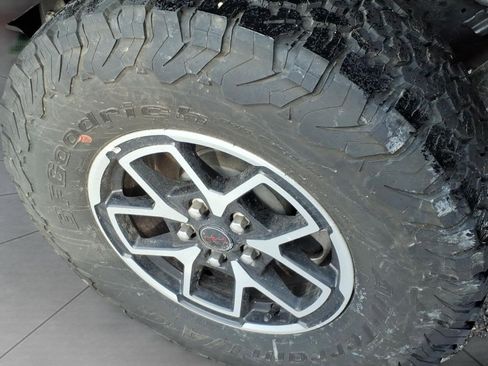 Used 2025 Jeep Wrangler Rubicon image 5