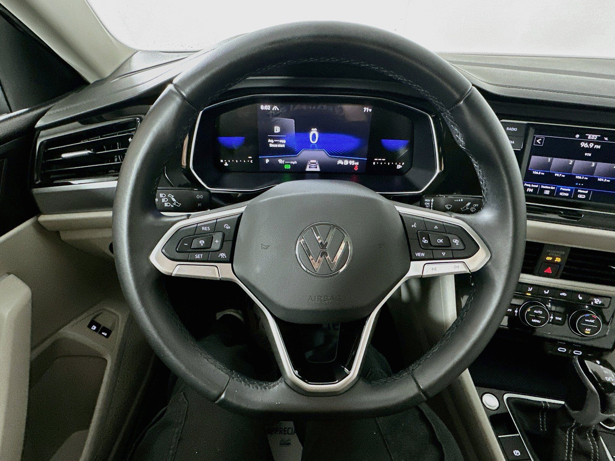 Used 2023 Volkswagen Jetta SE w/ Panoramic Sunroof Package FWD image 11