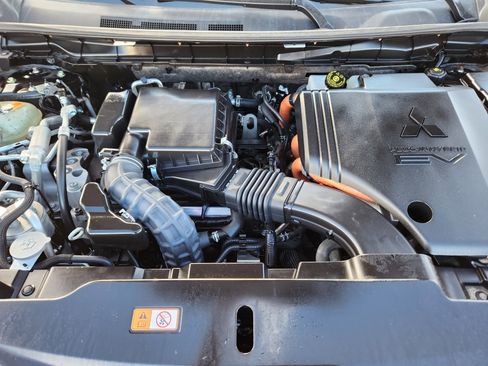 Used 2023 Mitsubishi Outlander SE image 21