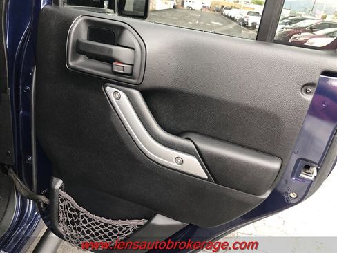 Used 2013 Jeep Wrangler Unlimited Sahara AWD/4WD image 23