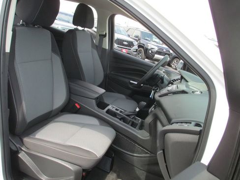 Used 2017 Ford Escape SE FWD image 21