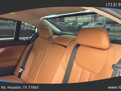 Used 2018 BMW 740i xDrive AWD/4WD image 32