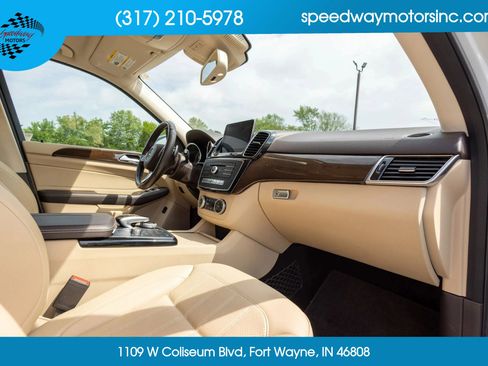 Used 2019 Mercedes-Benz GLE 400 4MATIC image 48