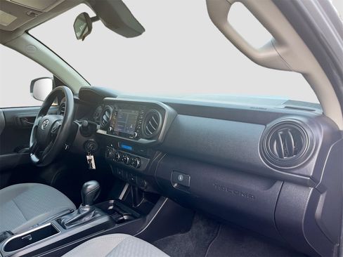 Used 2022 Toyota Tacoma SR image 26