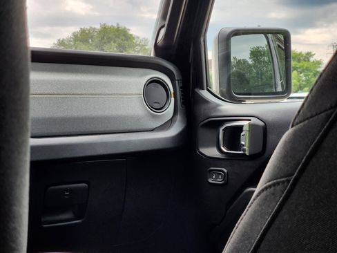 New 2025 Jeep Wrangler Sport S image 22