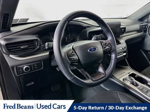 Used 2020 Ford Explorer XLT AWD/4WD image 12