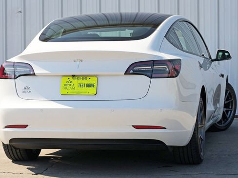 Used 2022 Tesla Model 3 image 5