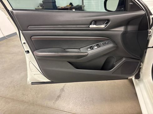 Used 2020 Nissan Altima 2.5 SR w/ Premium Package FWD image 21