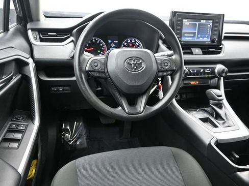 Used 2022 Toyota RAV4 LE image 20