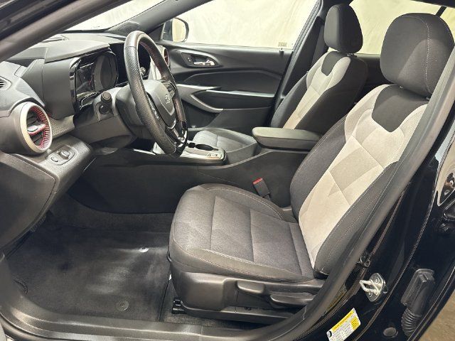 Used 2024 Chevrolet Trax RS w/ Driver Confidence Package FWD image 10