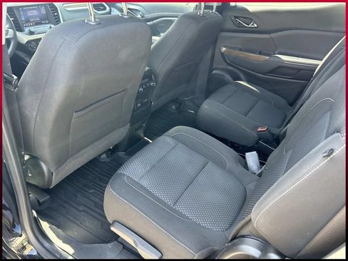 Used 2022 GMC Acadia SLE w/ Driver Convenience Package FWD image 22